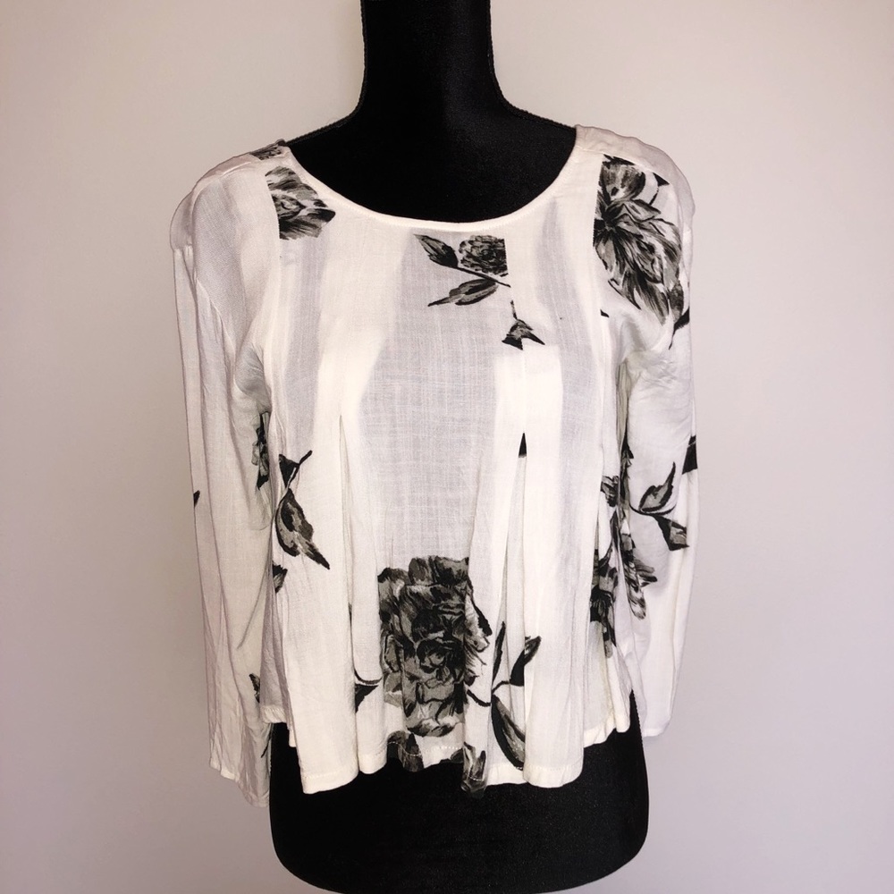Urban Outfitters Floral Cropped Blouse